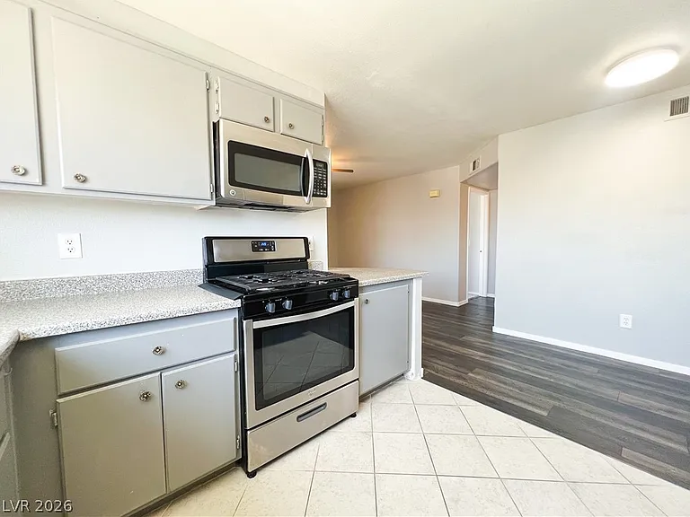 1520 Ben Or St #202 — Photo 30
