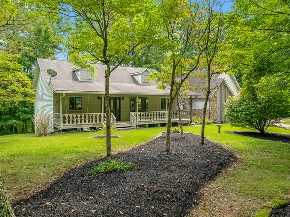 89 Bucky Ct, Nashville, IN 47448