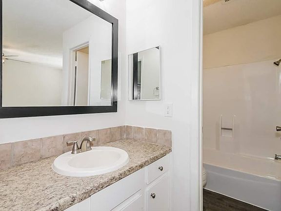 4th image of 22507 Leedstown Ln
