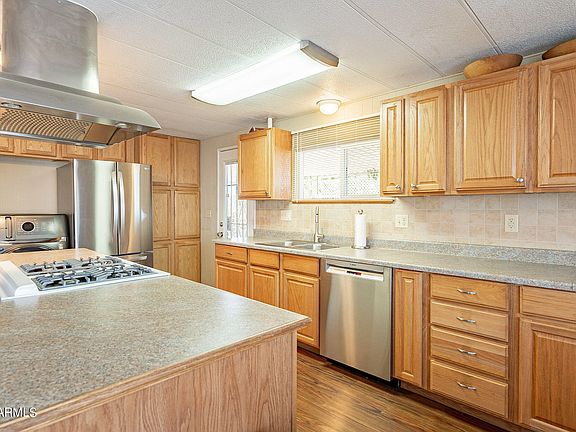 3rd image of 7465 E BALMORAL Avenue