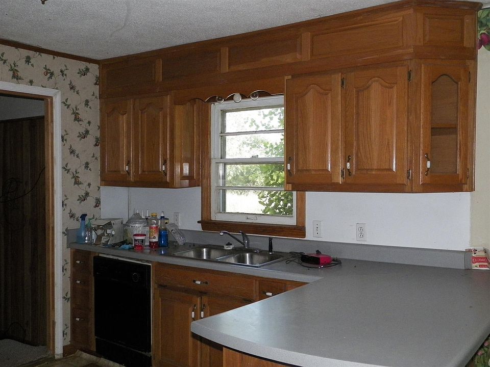 2nd image of 117 Whispering Oaks Ct
