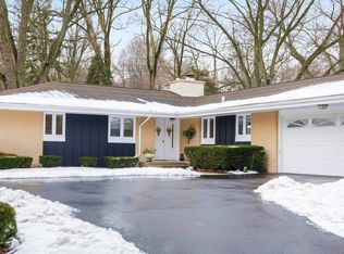 901 Willow Ln, Dundee, IL 60118