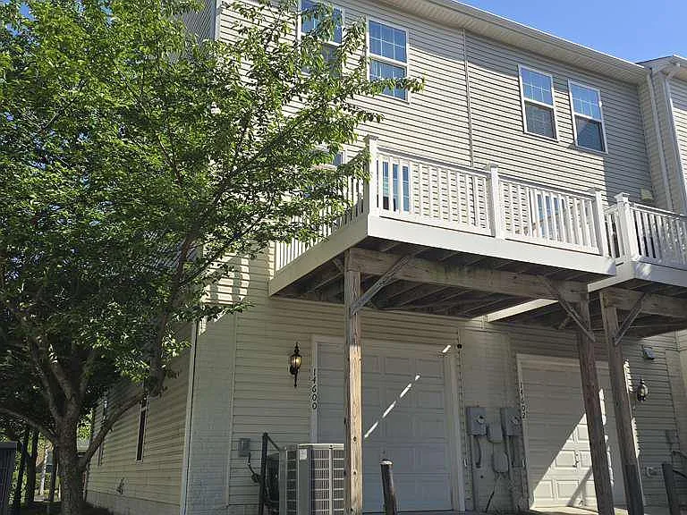 14600 Featherstone Gate Dr — Photo 2