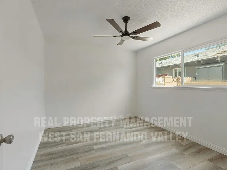 7749 Kentland Ave — Photo 27