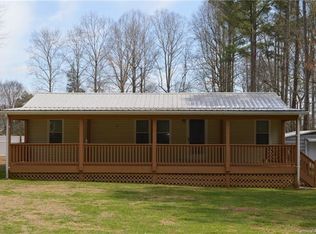 127 Log Cabin Rd, Statesville, NC 28677