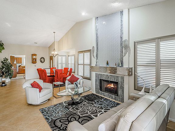 3rd image of 10521 W Tonopah Dr