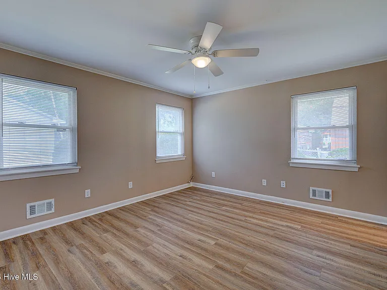706 S 14th St — Photo 18