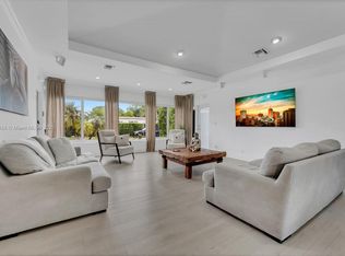 900 Surfside Blvd, Surfside, FL 33154