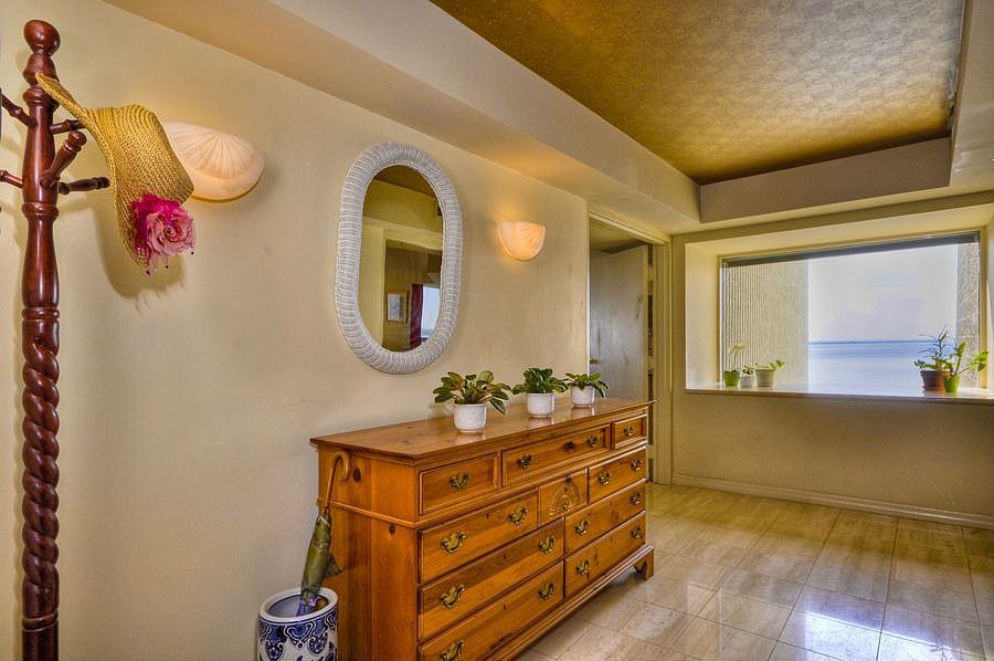 1st image of 2413 Bayshore Blvd Unit 1705