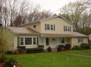 49 Cloverleaf Rd, Leominster, MA 01453