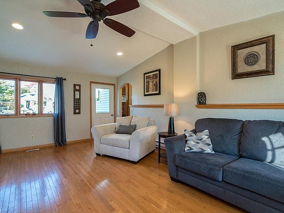 N5484 2nd Ave-10