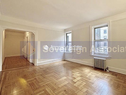 3rd image of 105 Pinehurst Ave APT 29