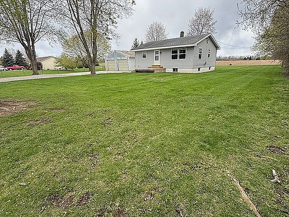 3rd image of 2630 W Russell Rd