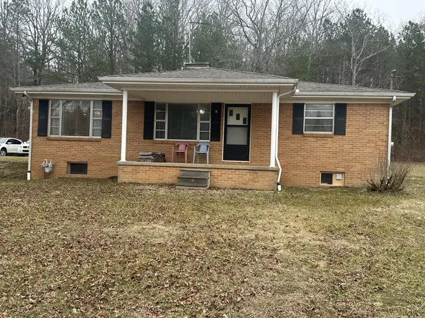83 Crowder Ln, Mc Ewen, TN 37101
