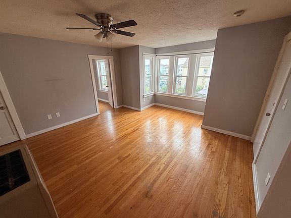 4th image of 139 Pitman St #2R