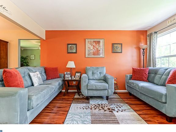 2nd image of 44 Vincent Dr
