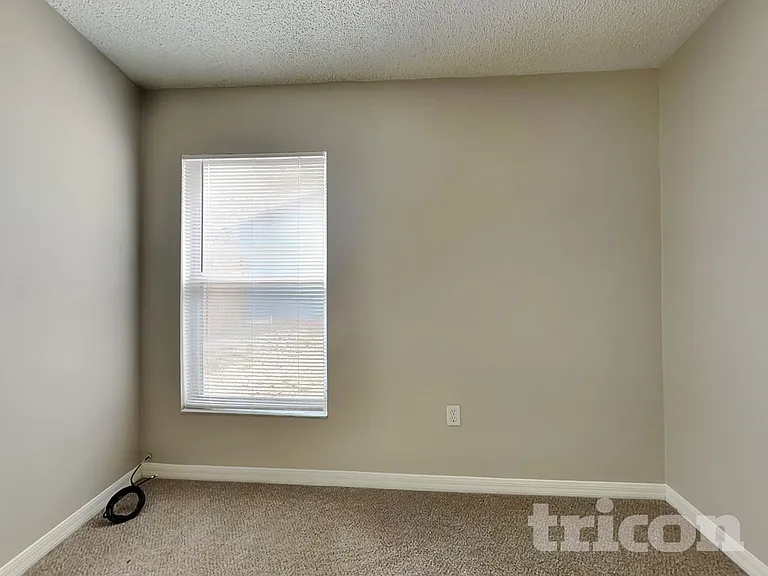914 Whisper Lake Dr — Photo 9
