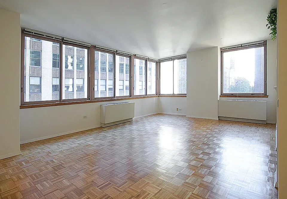 235 E 40th St #7G