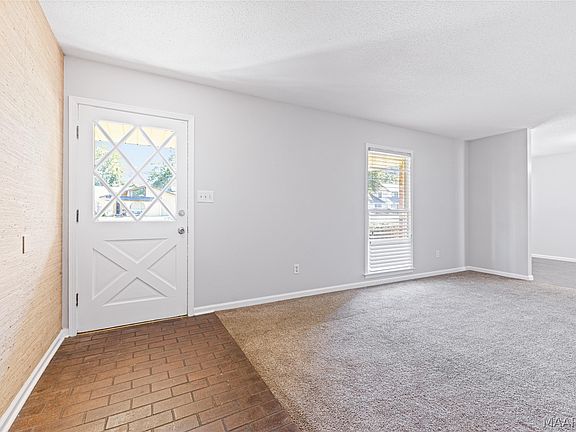 4th image of 236 Davors Dr
