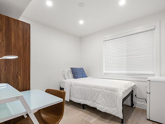 2nd image of 2430 Prospect St #397-10620