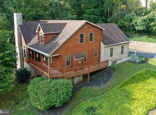 101 Roundtop Dr, Lancaster, PA 17601