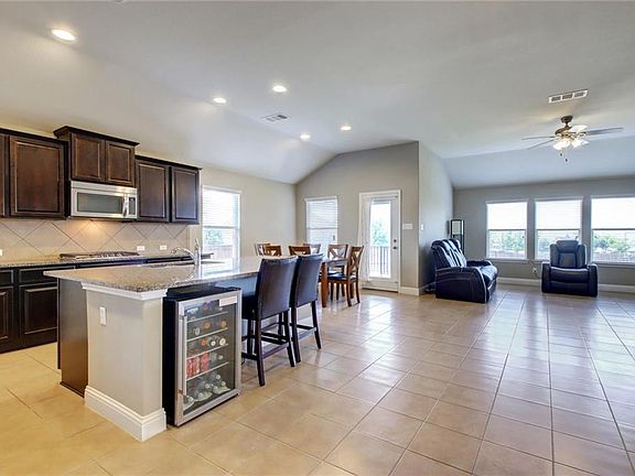 5th image of 3642 Esperanza Dr