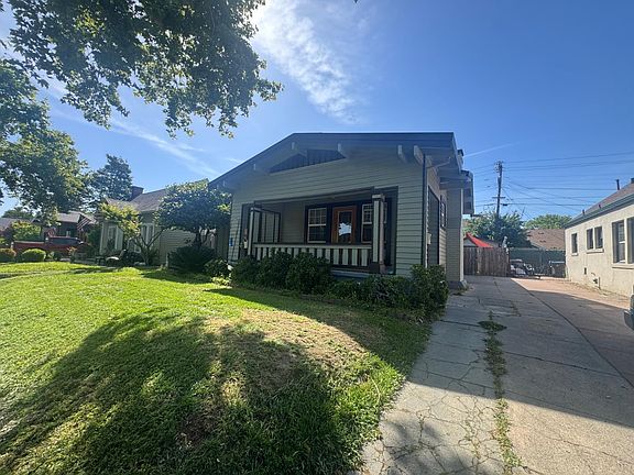 3rd image of 1044 W Harding Way
