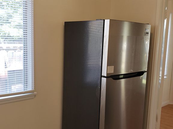 5th image of 3616 E 2nd St APT 1