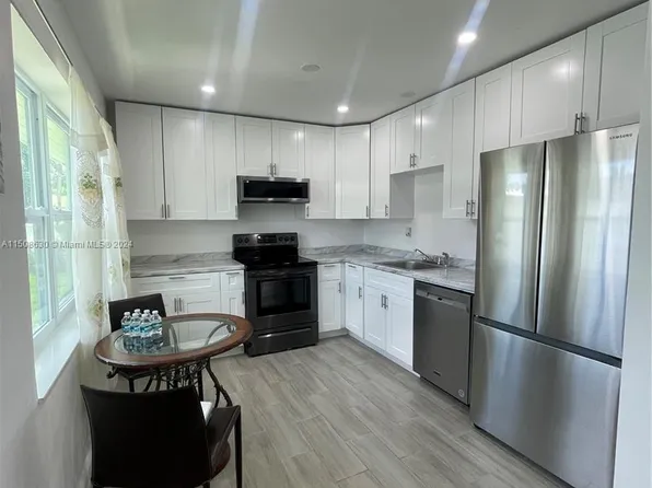 2631 Lincoln St, Hollywood, FL 33020