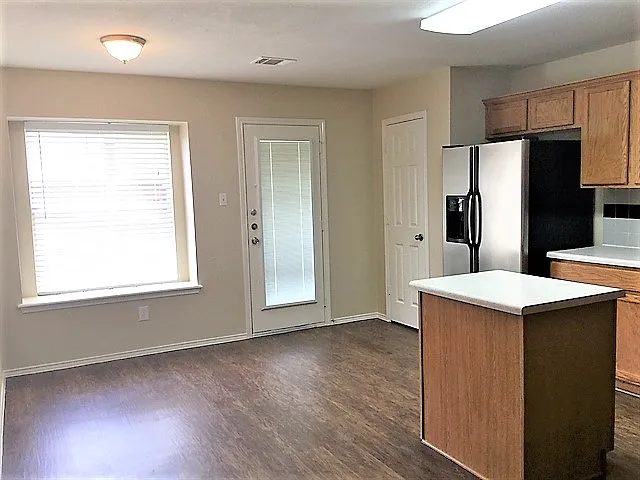 3 bed, 2.5 bath, 1507 sqft, $1,855 — Photo 3