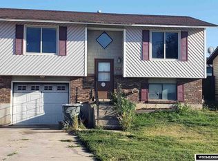 131 Barrett Ave, Evanston, WY 82930