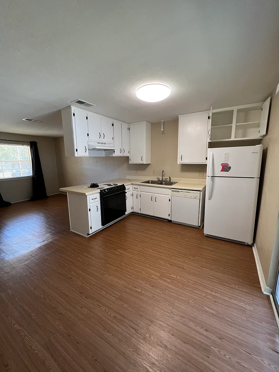 Building Photo - 1033 Crossing Brook Way #D