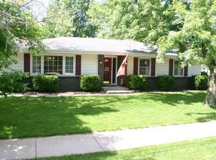 204 Linden Dr, Frankfort, IL 60423