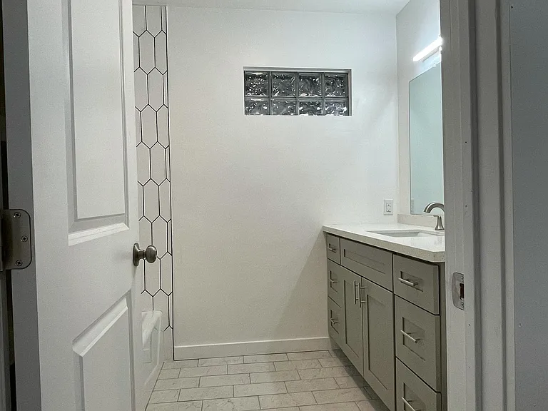 2640 Dana Ave — Photo 10