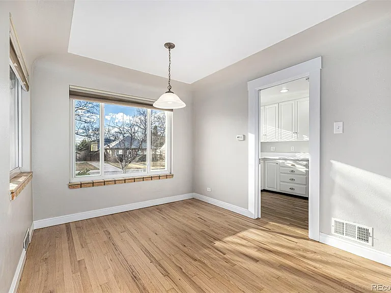 1150 S Jackson St — Photo 11