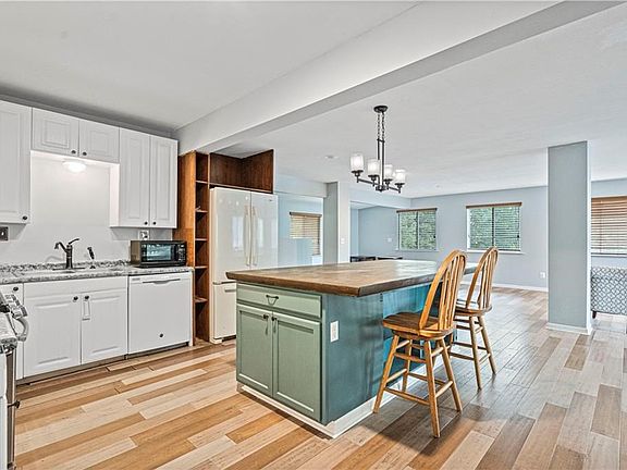 2nd image of 2413 N River Blvd