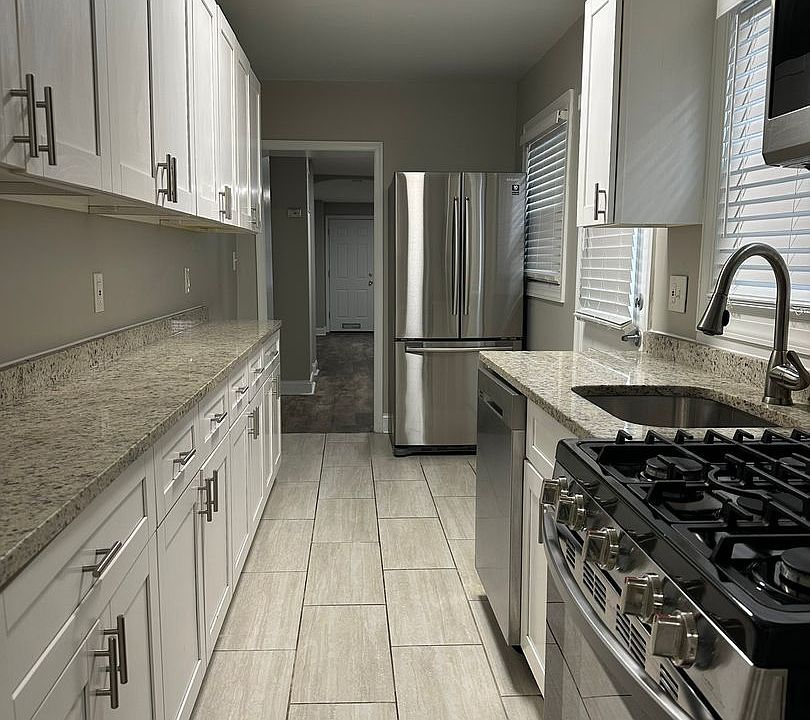 1st image of 251 S Central Ave
