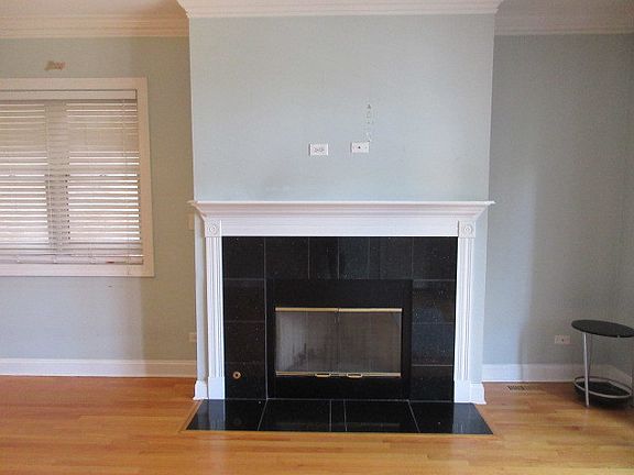 4th image of 4417 S Calumet Ave APT 2S