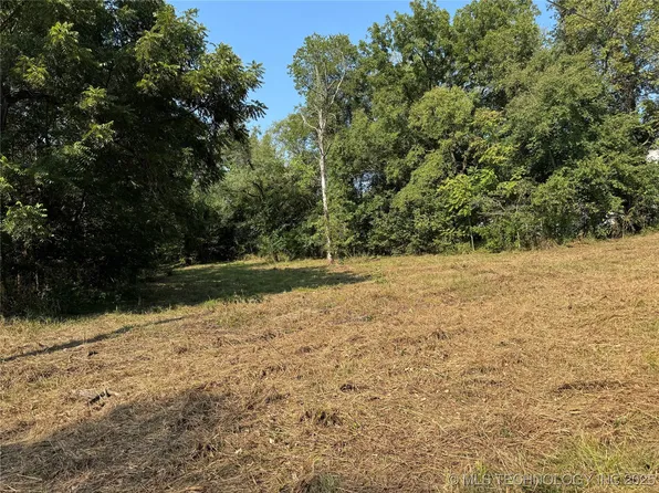 Spring St, Sulphur Springs, AR 72768