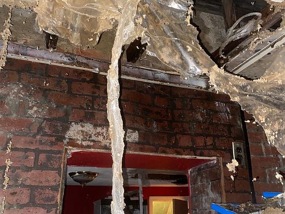3rd image of 4955 Sheldon St