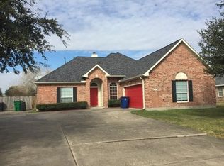 909 S Belle Dr, Angleton, TX 77515