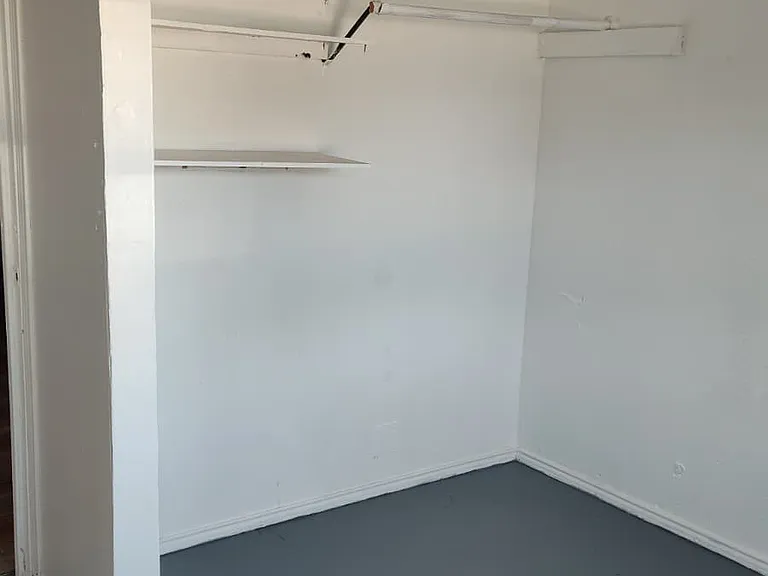 200 W 4th St #1 — Photo 8