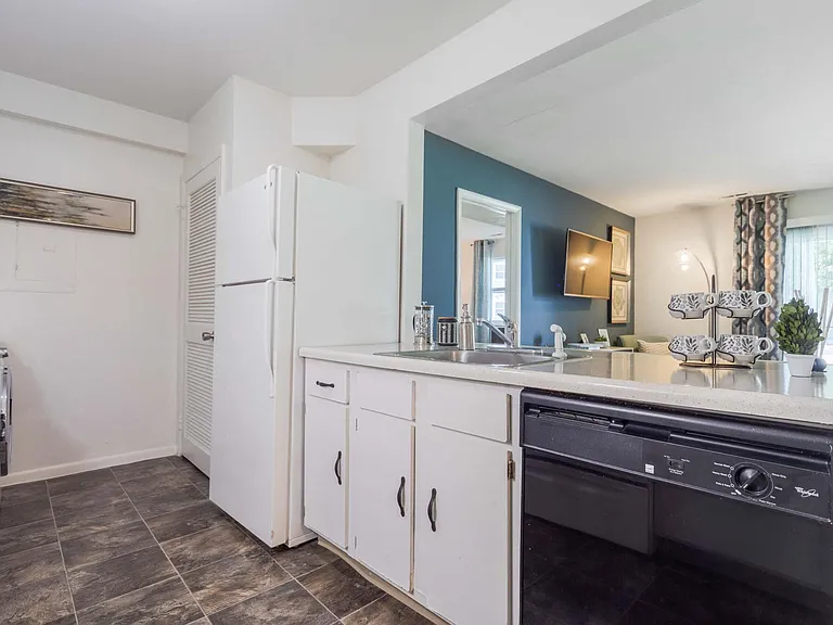 The Landings Apartment Homes — Photo 7