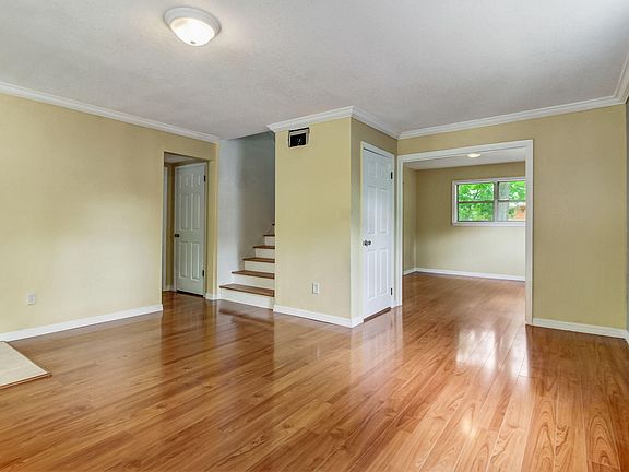 4th image of 1510 W 32nd St