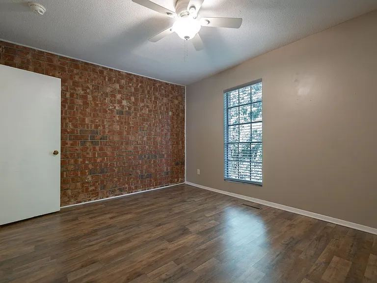 235 Keowee Trl — Photo 32