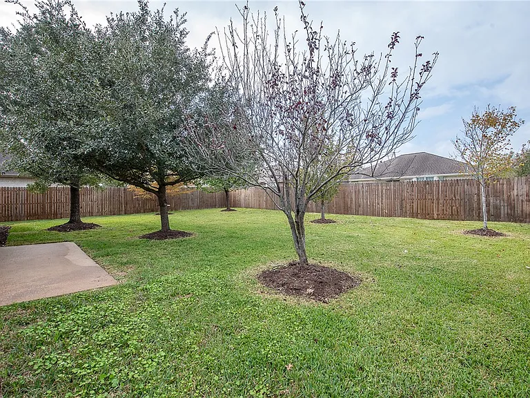 1207 Portsmouth Ct — Photo 28