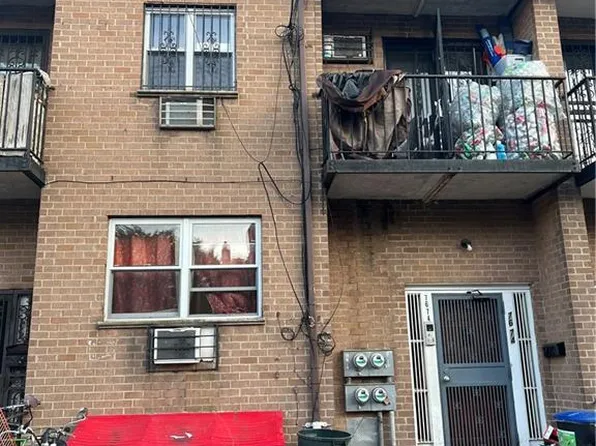 7674 47th Ave, Flushing, NY 11373