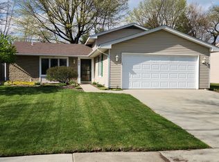 506 Winterwood Dr, Roselle, IL