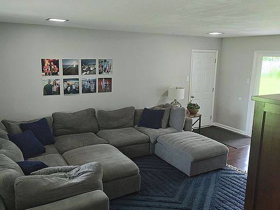 5th image of 917 Summit Ave
