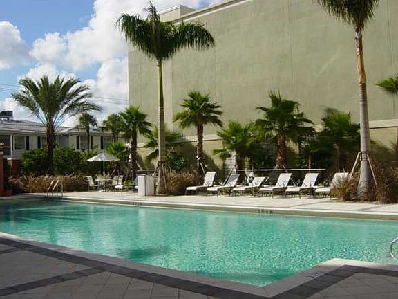 5th image of 2421 NE 65th St APT 117